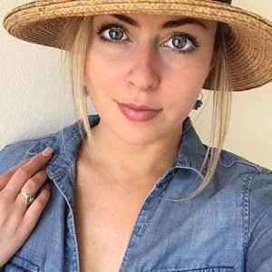 Meet your Posher, Georgia